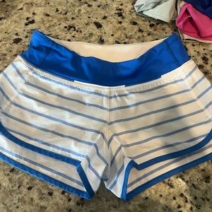 Lulu Like new 2.5 inch size 2 speed ups.